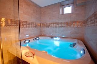 Jacuzzi